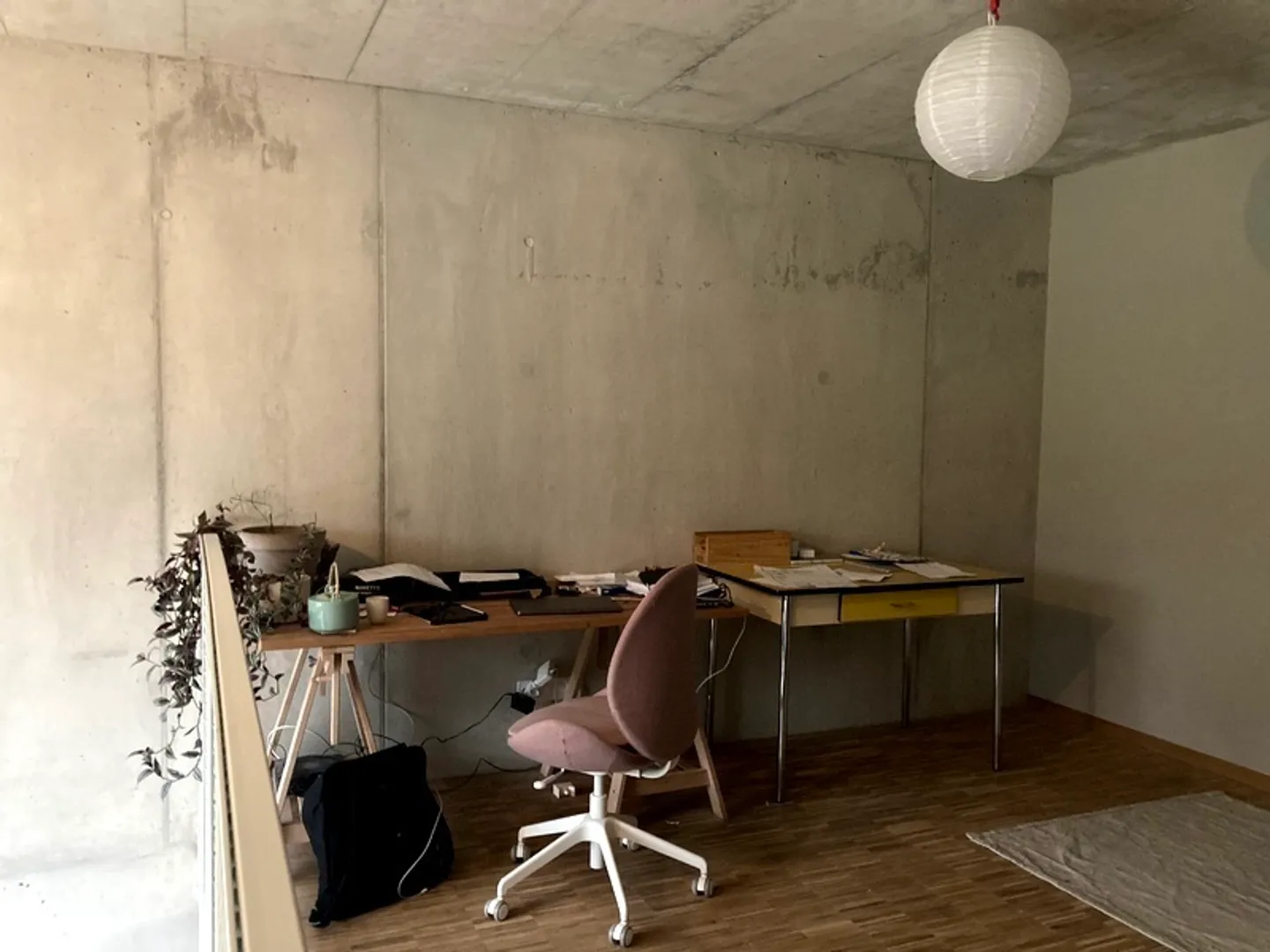 Spacious Three-Level Apartment - Photo 4 of 10