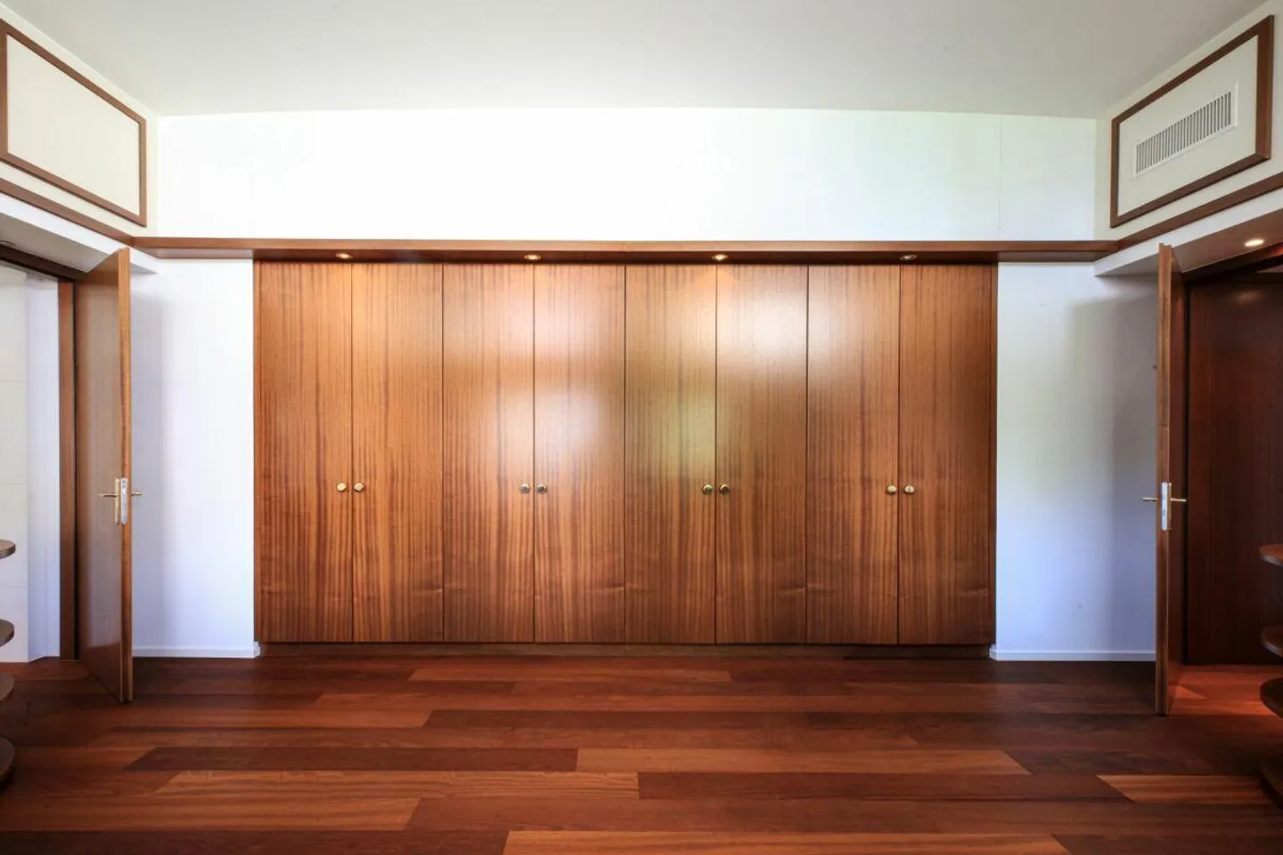 MURALTO - Spacious attic with view of Lake Maggiore - Photo 11 of 30