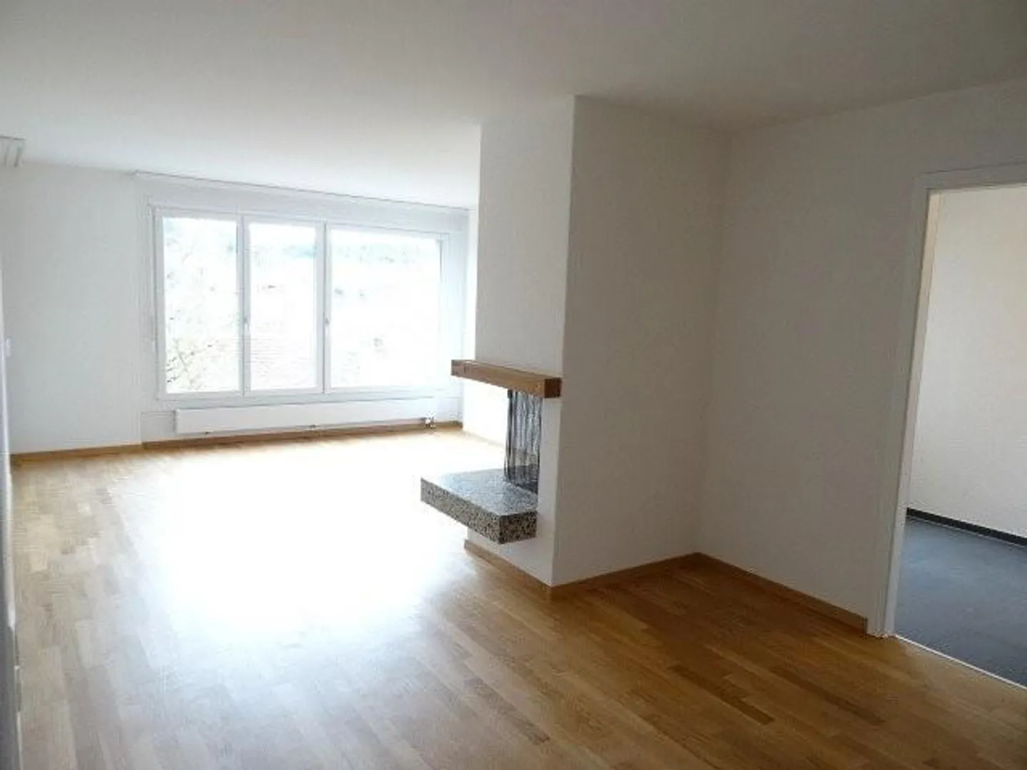 Moderne 3.5-ZW à 81 m² im 2. OG mit Cheminée - Foto 5 von 9