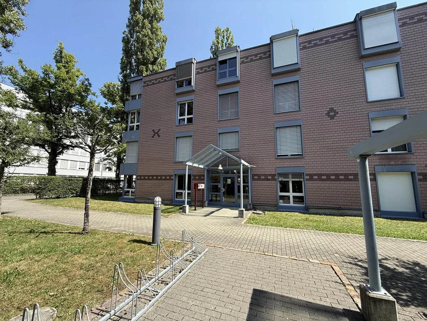 Subletting Office / Practice Space in Bern Top Location near Wankdorf Center - Photo 1 of 5