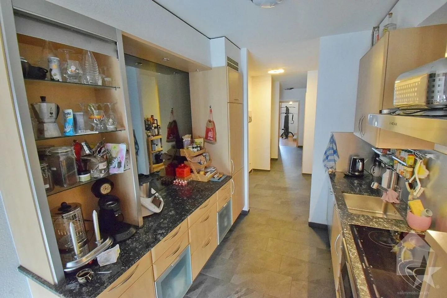 Schöne 5,5 Zimmer, geräumig, renoviert und einschließlich 2 Parkplätze - Foto 7 von 16