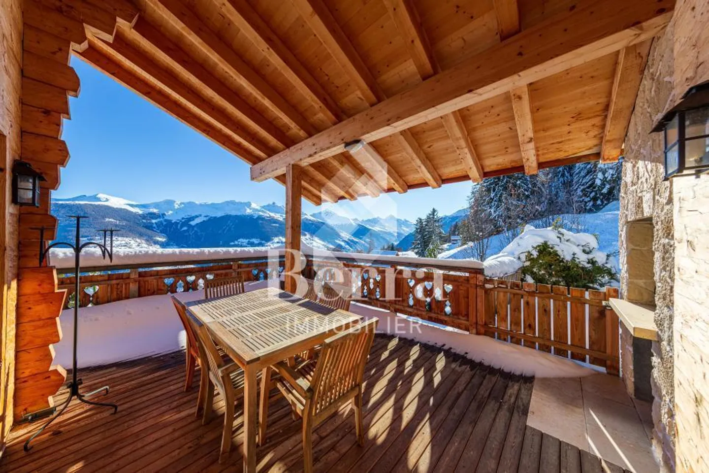 Chalet for sale - Photo 3 of 13