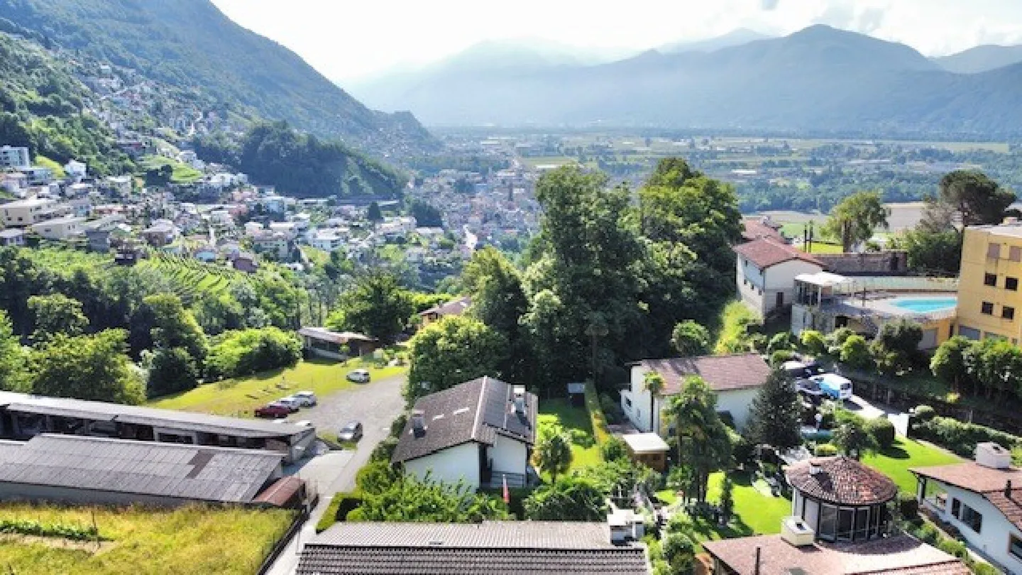 CONTRA - LARGE INDEPENDENT APARTMENT OF 5.5 ROOMS FOR SALE - Photo 4 of 28