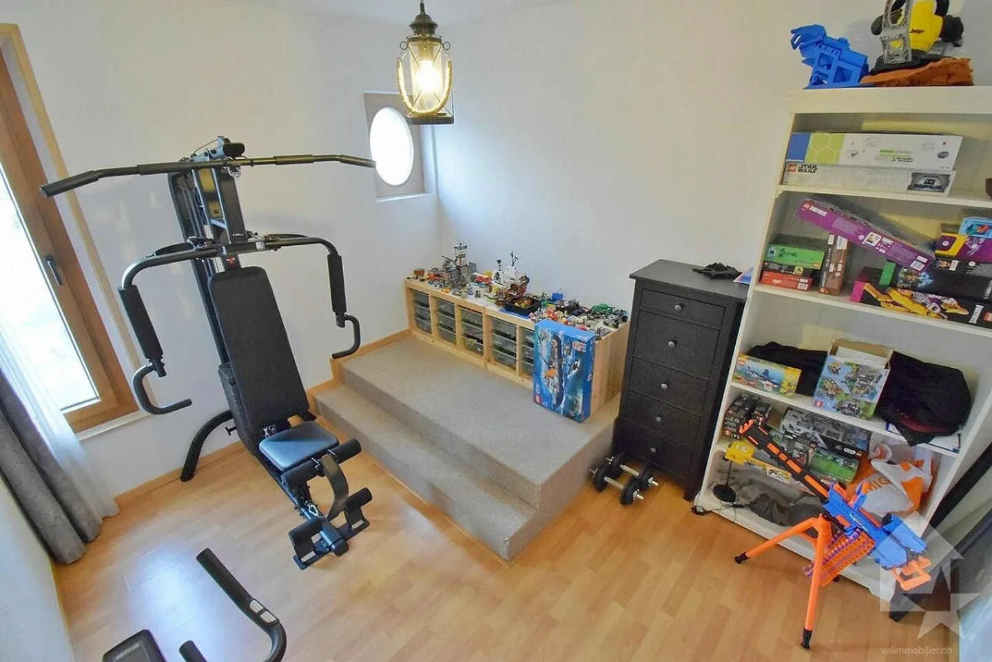 Schöne 5,5 Zimmer, geräumig, renoviert und einschließlich 2 Parkplätze - Foto 12 von 16