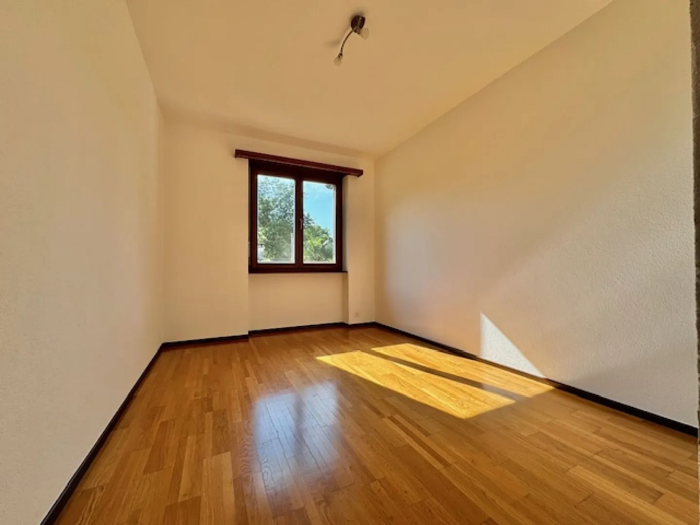 CONTRA - LARGE INDEPENDENT APARTMENT OF 5.5 ROOMS FOR SALE - Photo 17 of 28