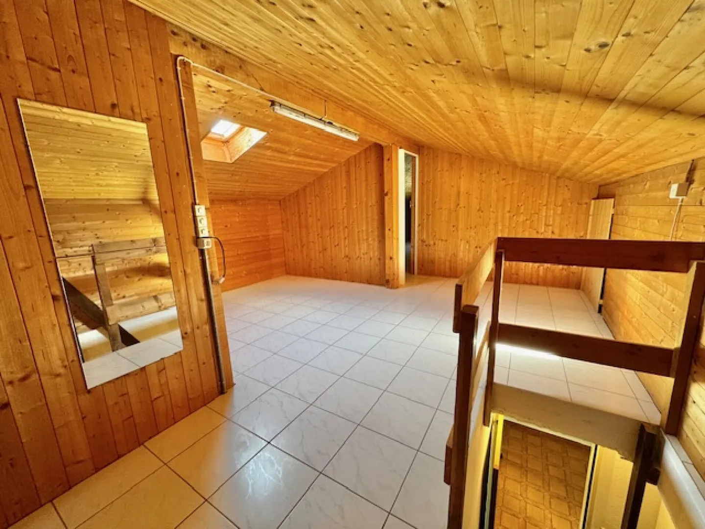 CONTRA - LARGE INDEPENDENT APARTMENT OF 5.5 ROOMS FOR SALE - Photo 20 of 28