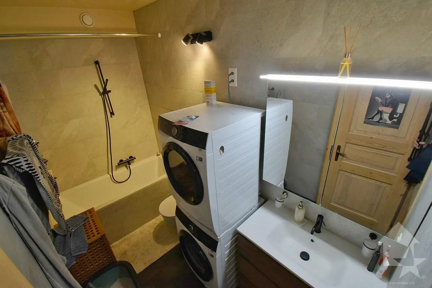 Schöne 5,5 Zimmer, geräumig, renoviert und einschließlich 2 Parkplätze - Foto 15 von 16