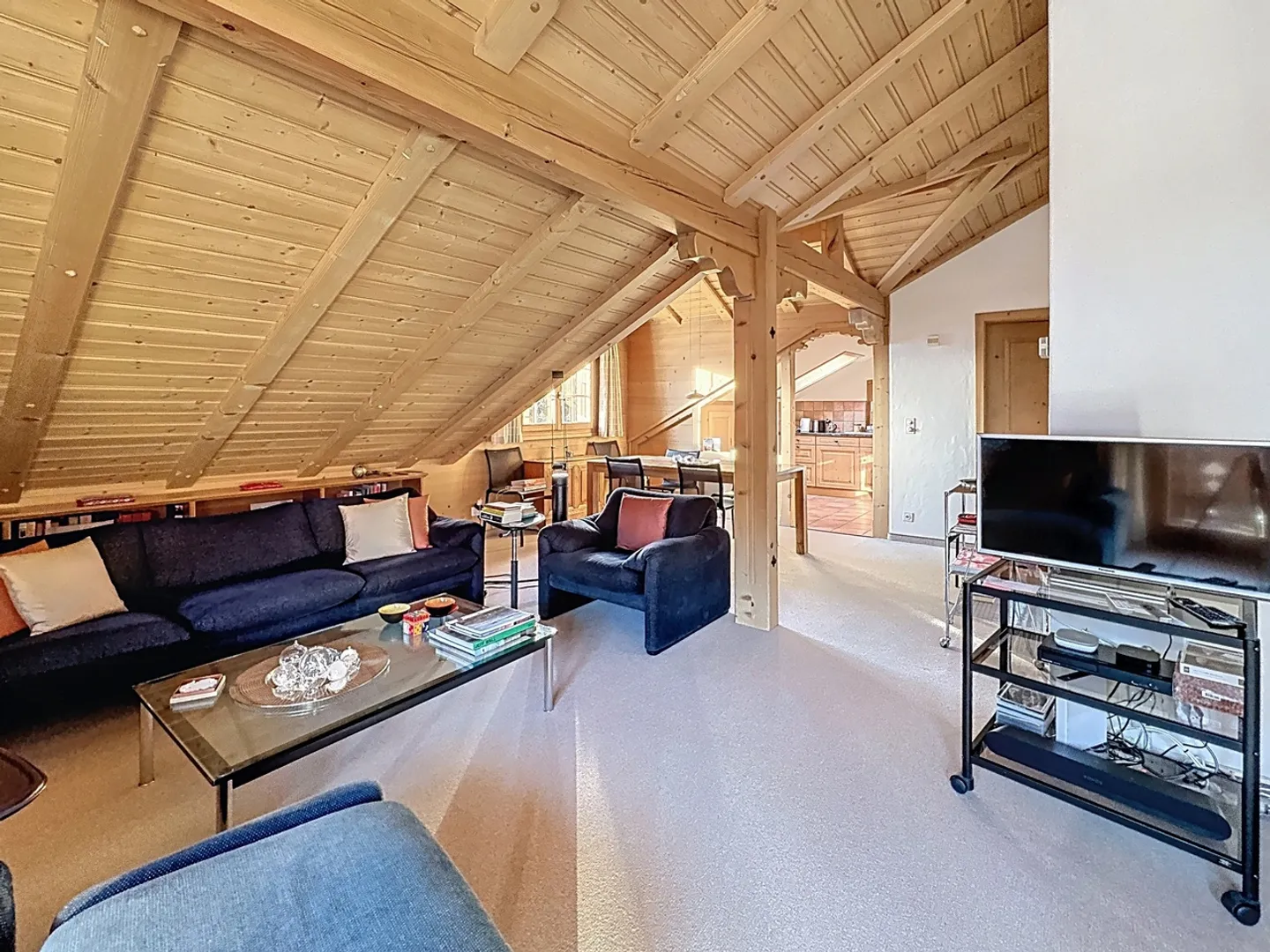 Charming Chalet Apartment - Photo 5 of 9