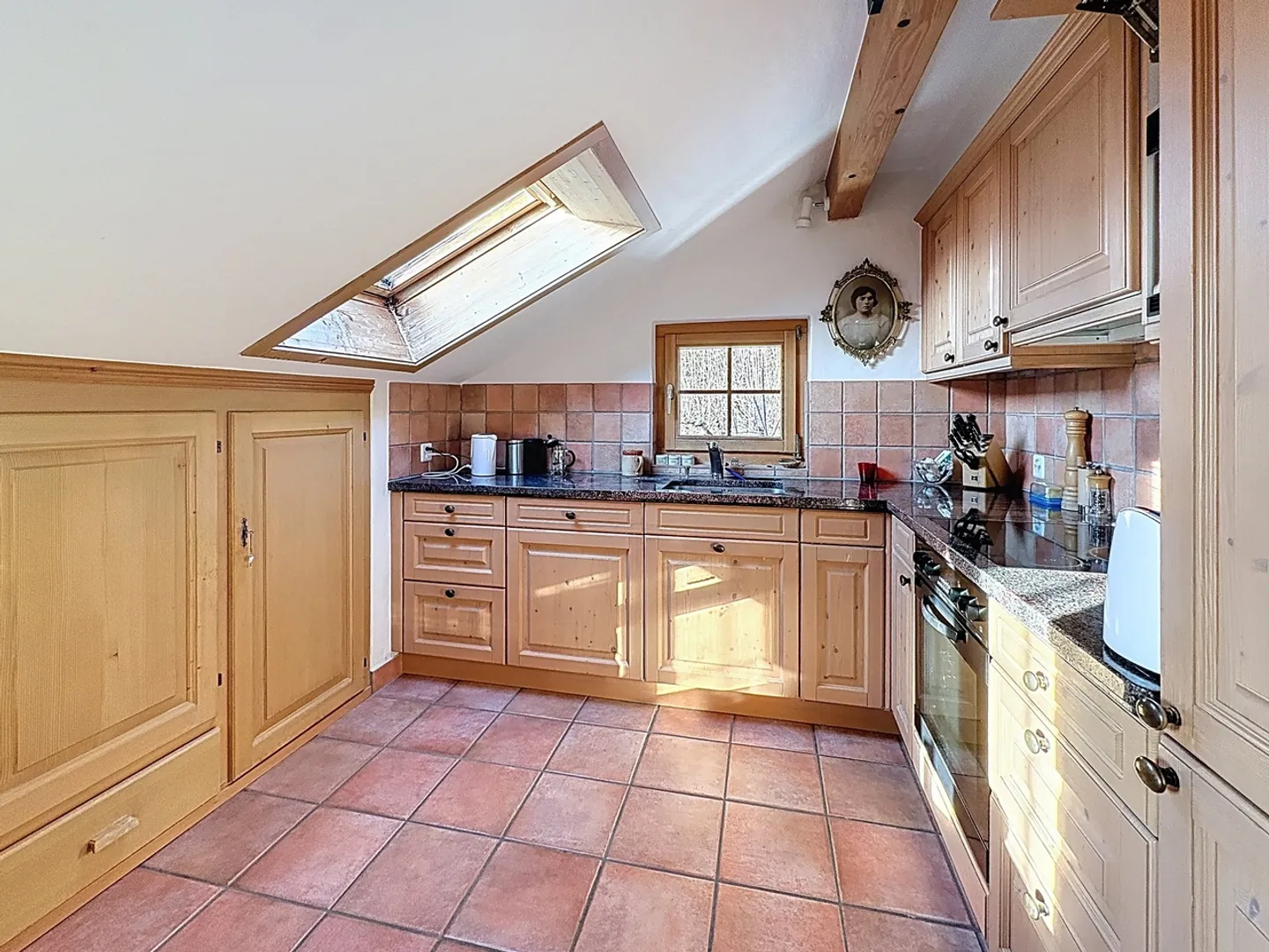 Charming Chalet Apartment - Photo 6 of 9