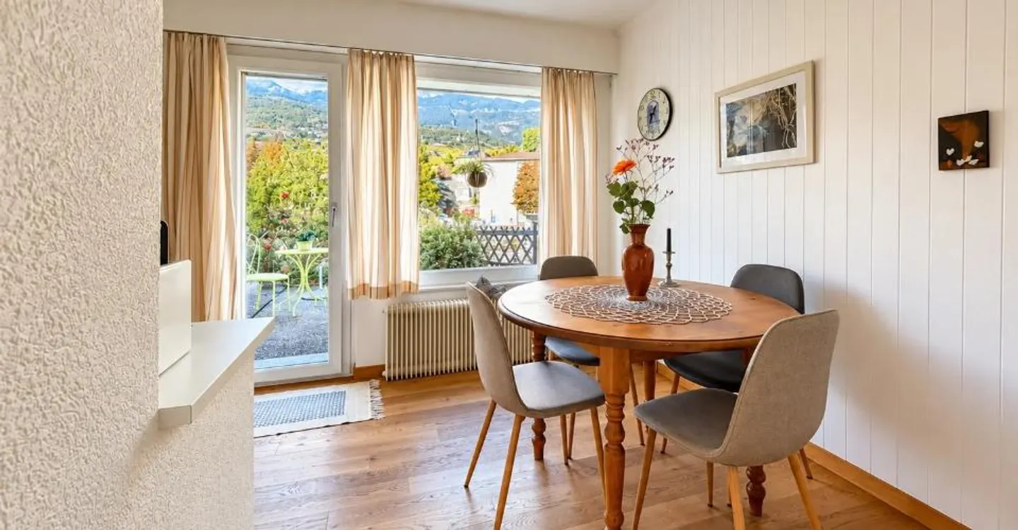 A character villa where every space invites you to enjoy the calm - Photo 5 of 13