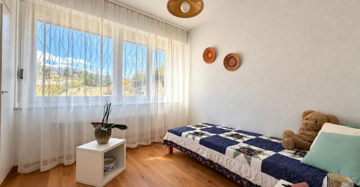 A character villa where every space invites you to enjoy the calm - Photo 8 of 13