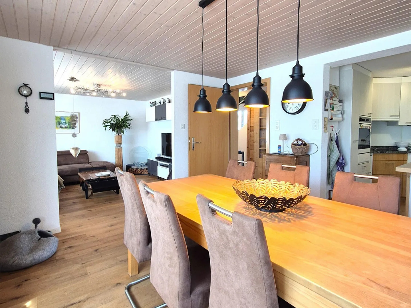 Single-family house with garage, carport and beautifully designed garden - Photo 2 of 16