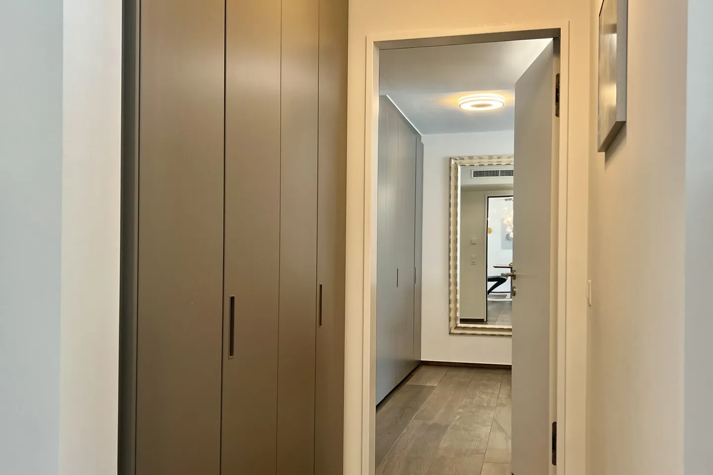 VENDU !!! Appartement penthouse exclusif avec grande terrasse et vue magnifique sur la verdure - Photo 11 sur 35