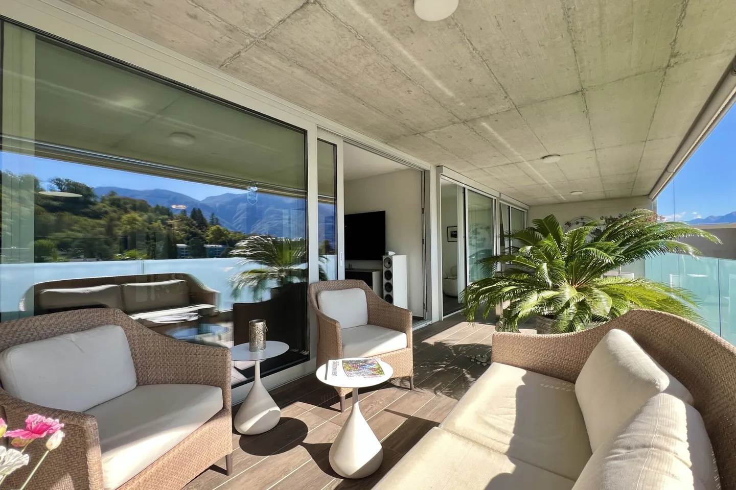 VENDU !!! Appartement penthouse exclusif avec grande terrasse et vue magnifique sur la verdure - Photo 28 sur 35