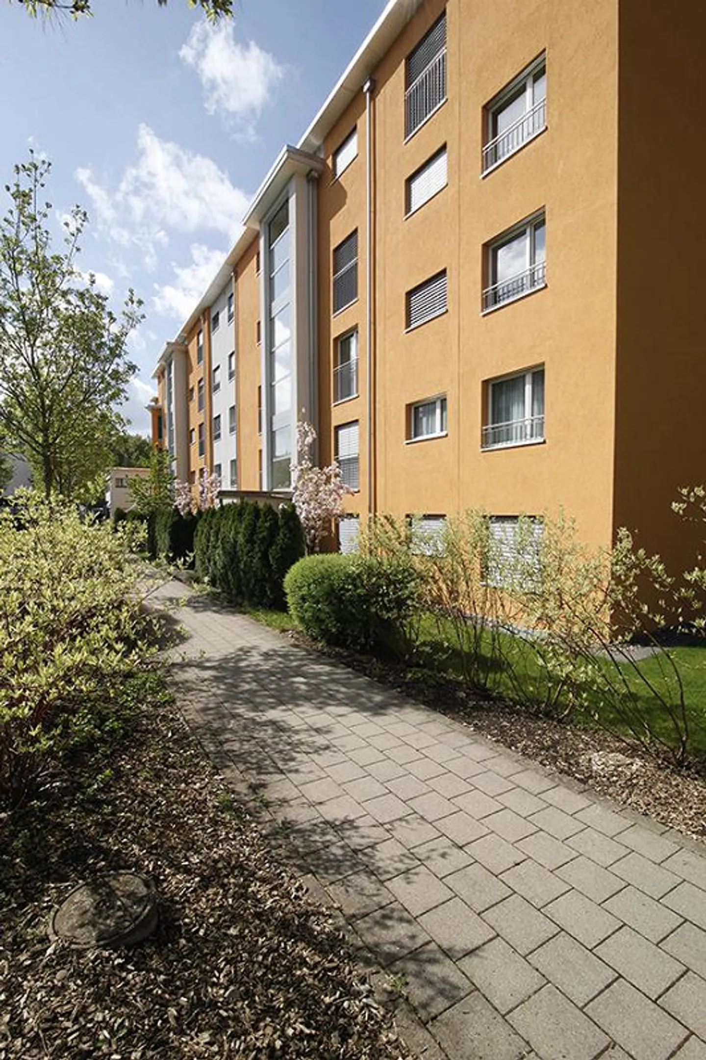 Spacious Apartment with Balcony - Photo 2 of 8