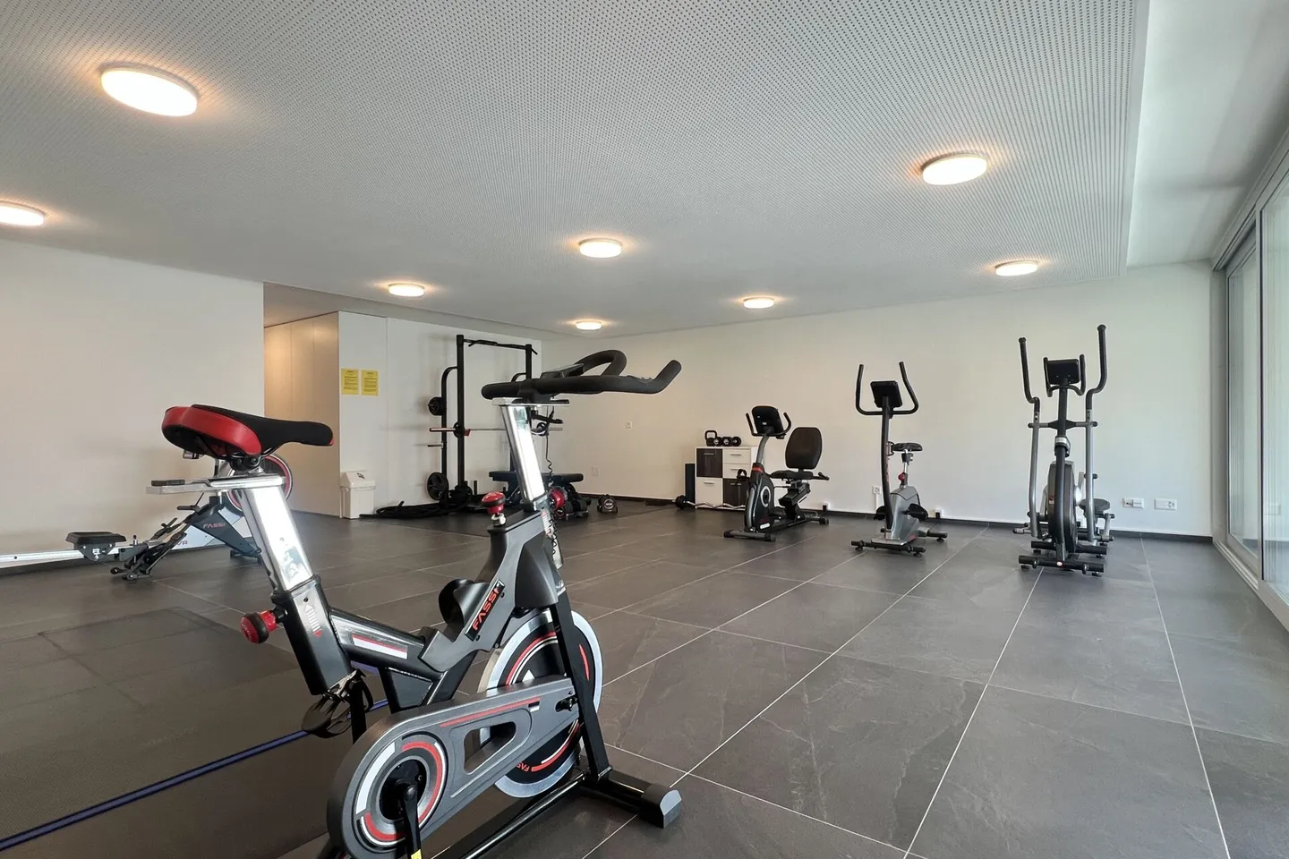 VENDU !!! Appartement penthouse exclusif avec grande terrasse et vue magnifique sur la verdure - Photo 32 sur 35