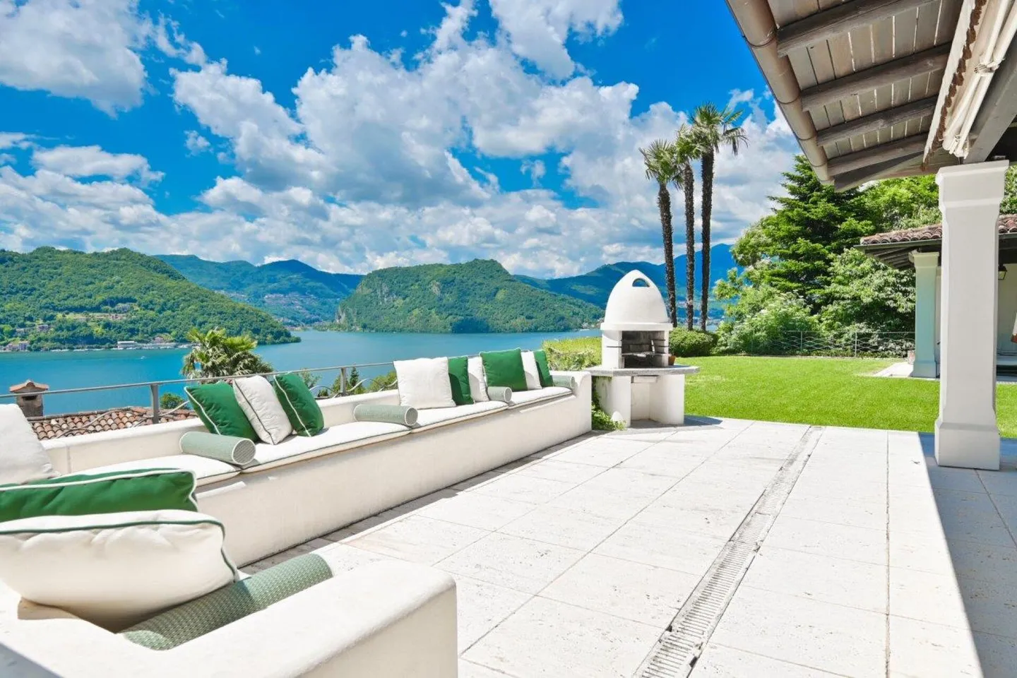 Splendida villa con fascino medeterraneo, piscina e fantastica vista lago / Traumhafte mediterrane Villa mit Schwimmbad und fantastischer Seesicht - Foto 1 di 3