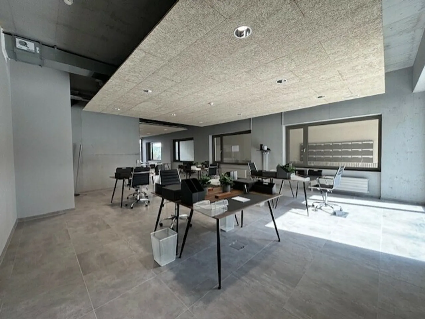 Espace de vente à louer 118 m2 - Photo 6 sur 8