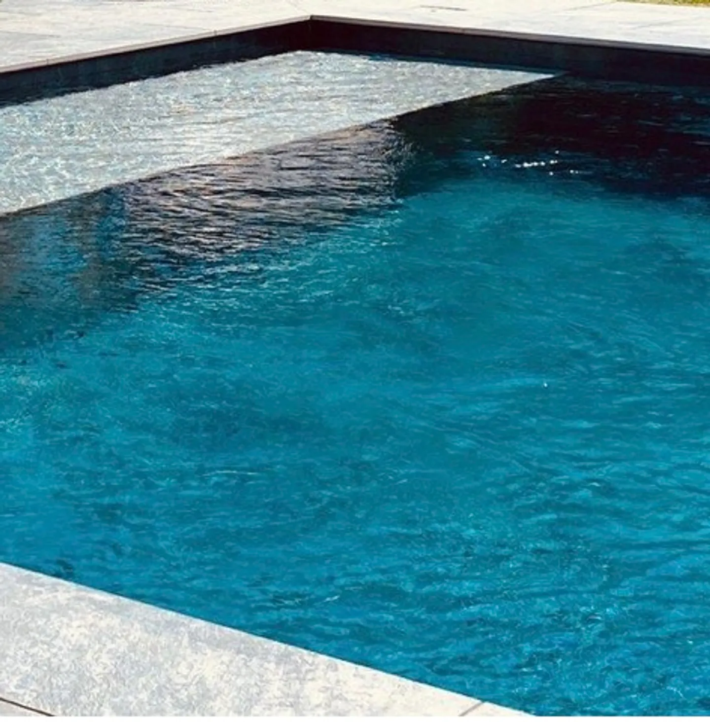 Élégante villa d’exception avec piscine et vue dégagée - Foto 2 di 3