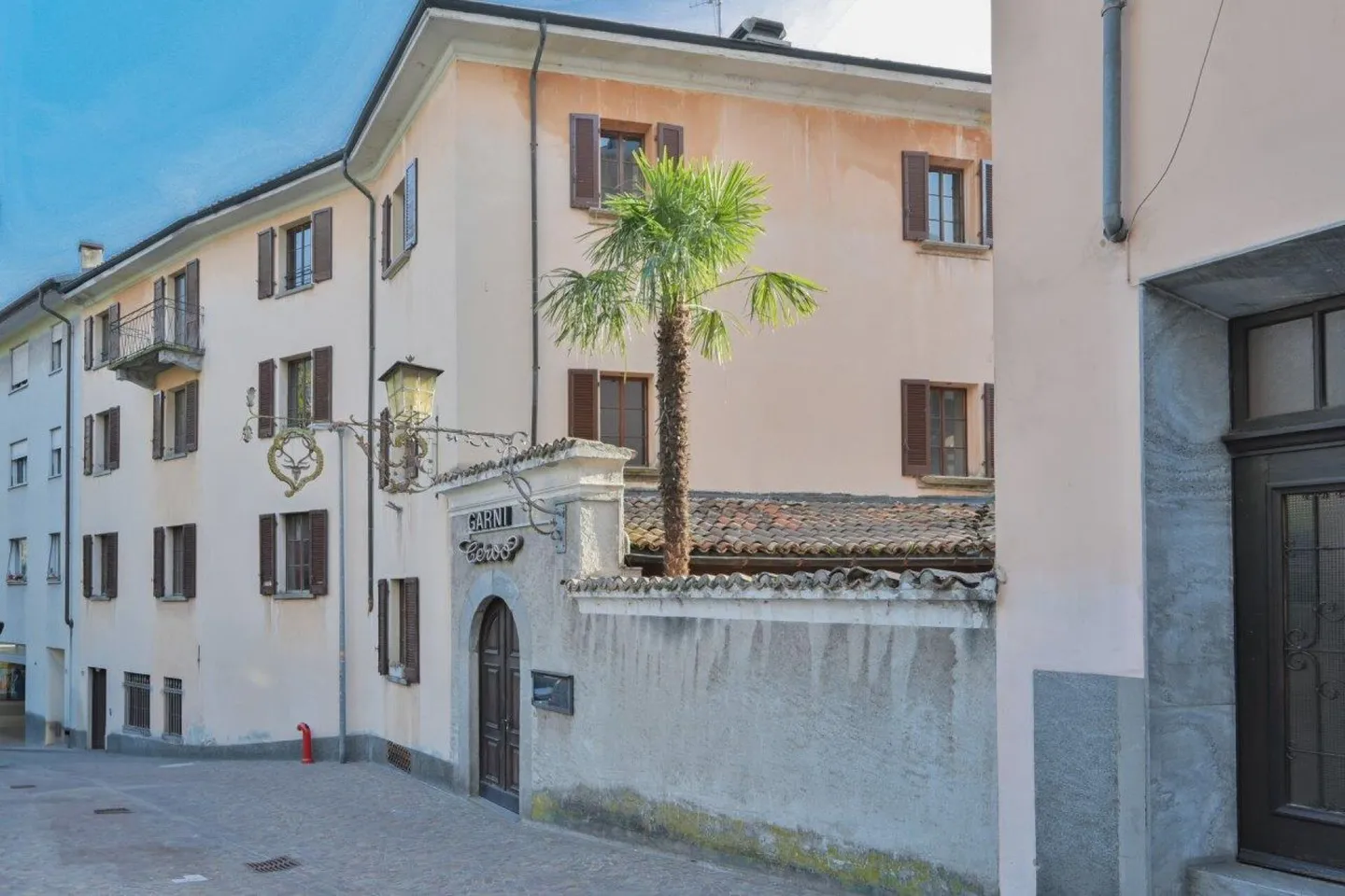 Ehemaliges Garni in der renommierten Altstadt - Foto 1 von 12