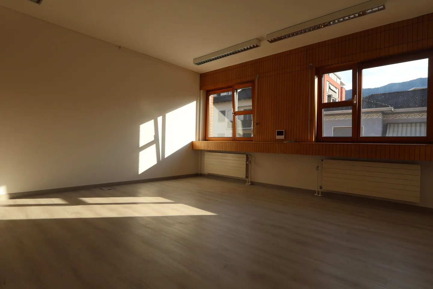 Affittasi ufficio a Chiasso vicino a Piazza Boffalora - Foto 4 di 5