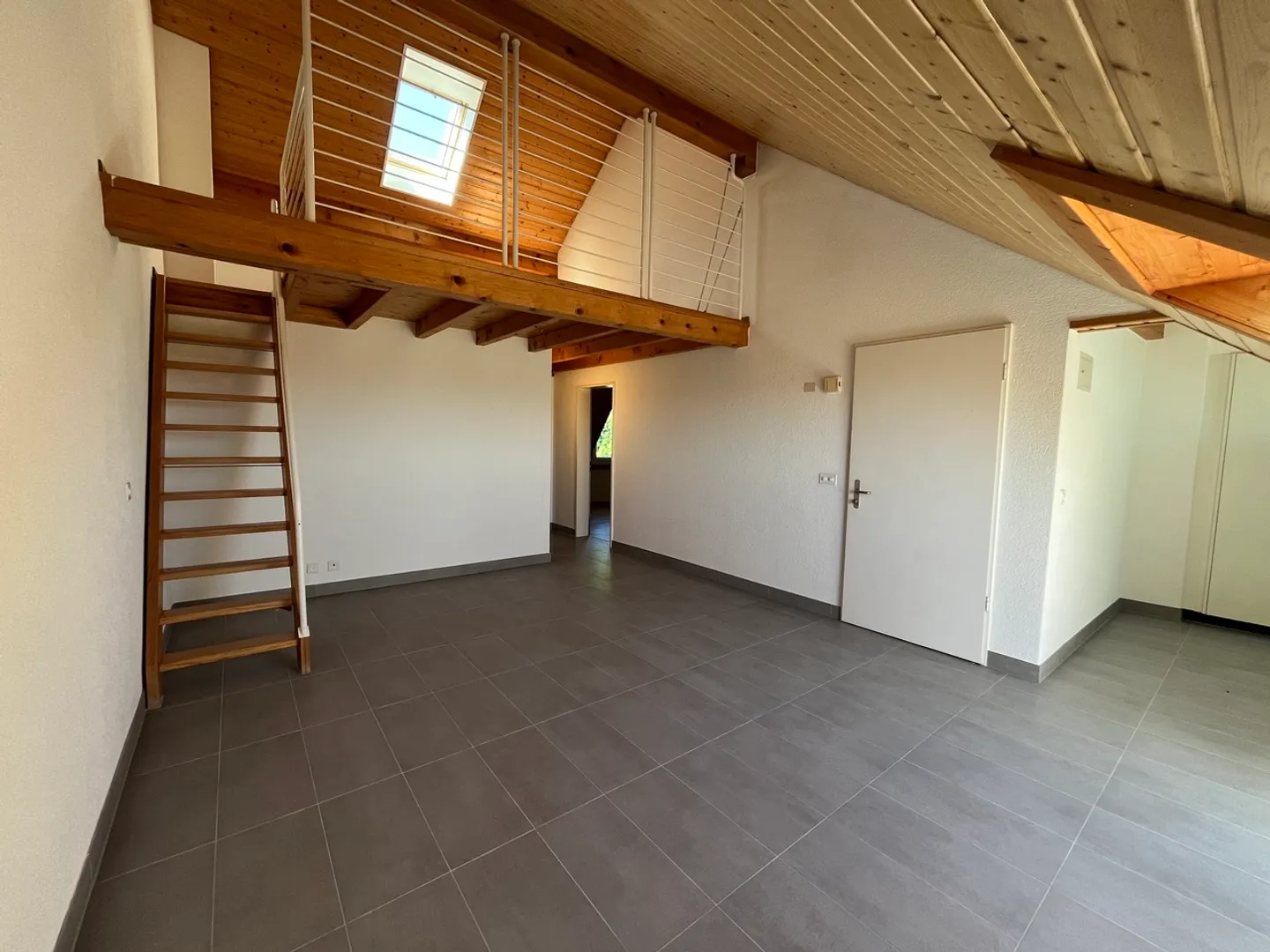 3.5 rooms with mezzanine on the 2nd floor - Photo 1 of 9