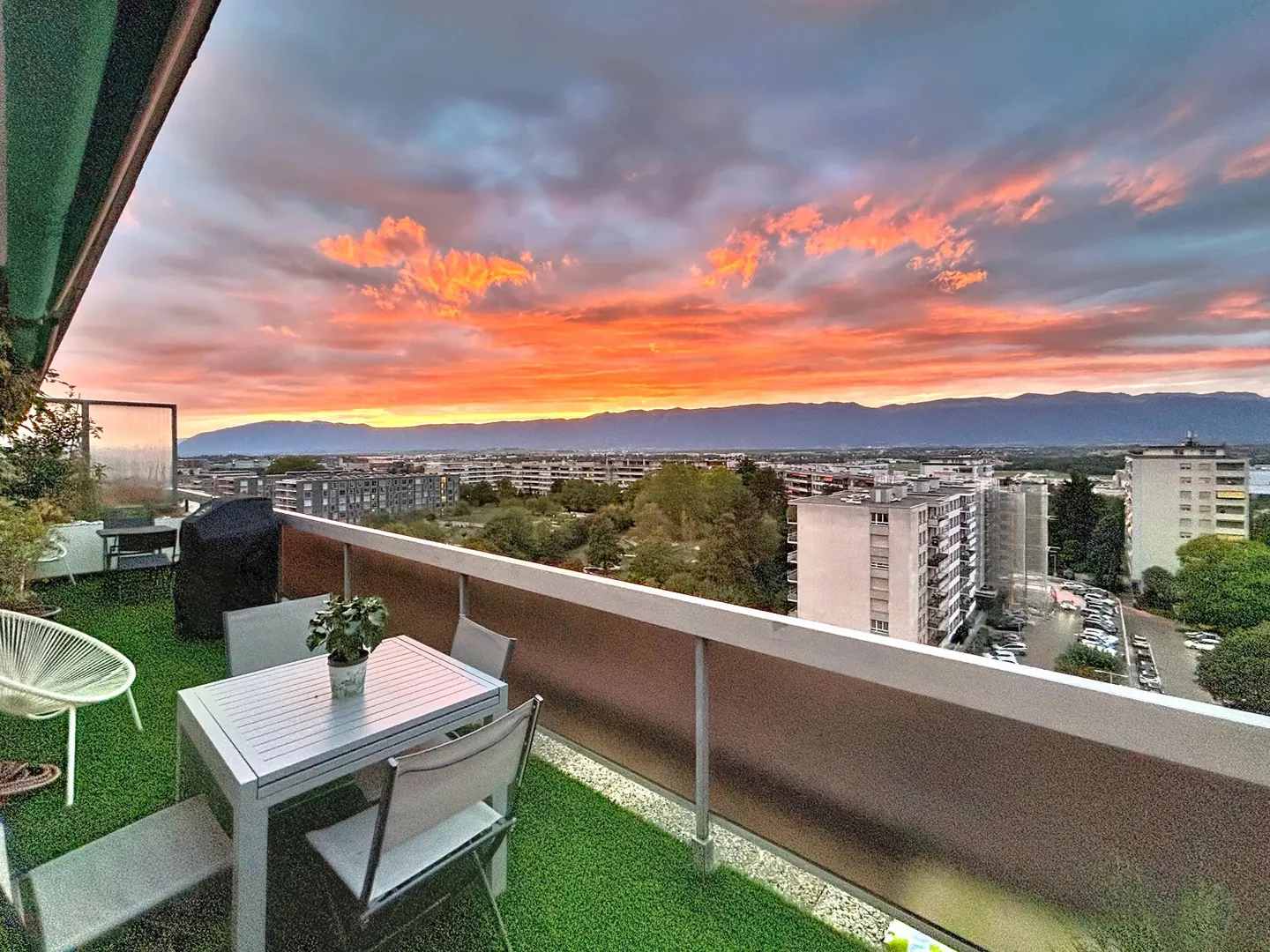 Attique-penthouse exceptionnel avec terrasse de 25 m² - Photo 1 of 3