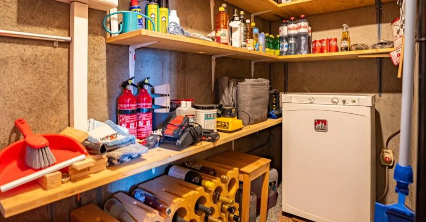 Charming Off-Grid Chalet - Photo 10 of 13