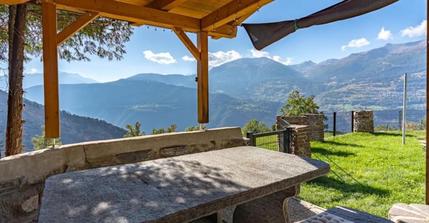 Charming Off-Grid Chalet - Photo 12 of 13