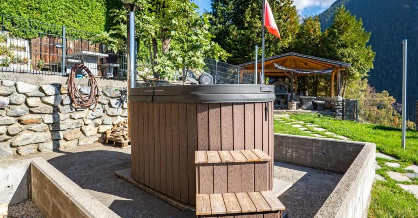 Charming Off-Grid Chalet - Photo 13 of 13