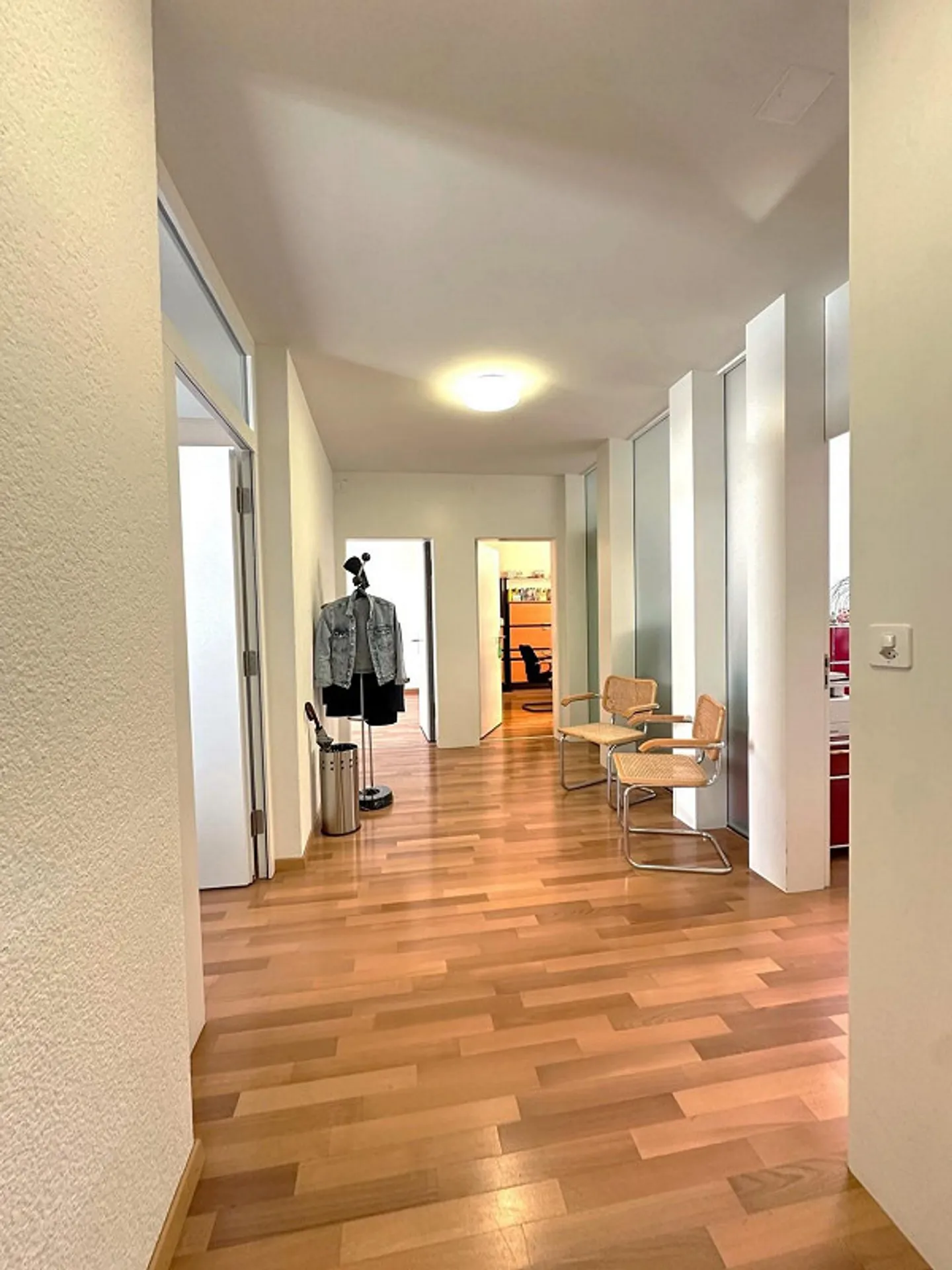 Spazio ufficio affascinante direttamente alla stazione di Selnau - Foto 3 di 9