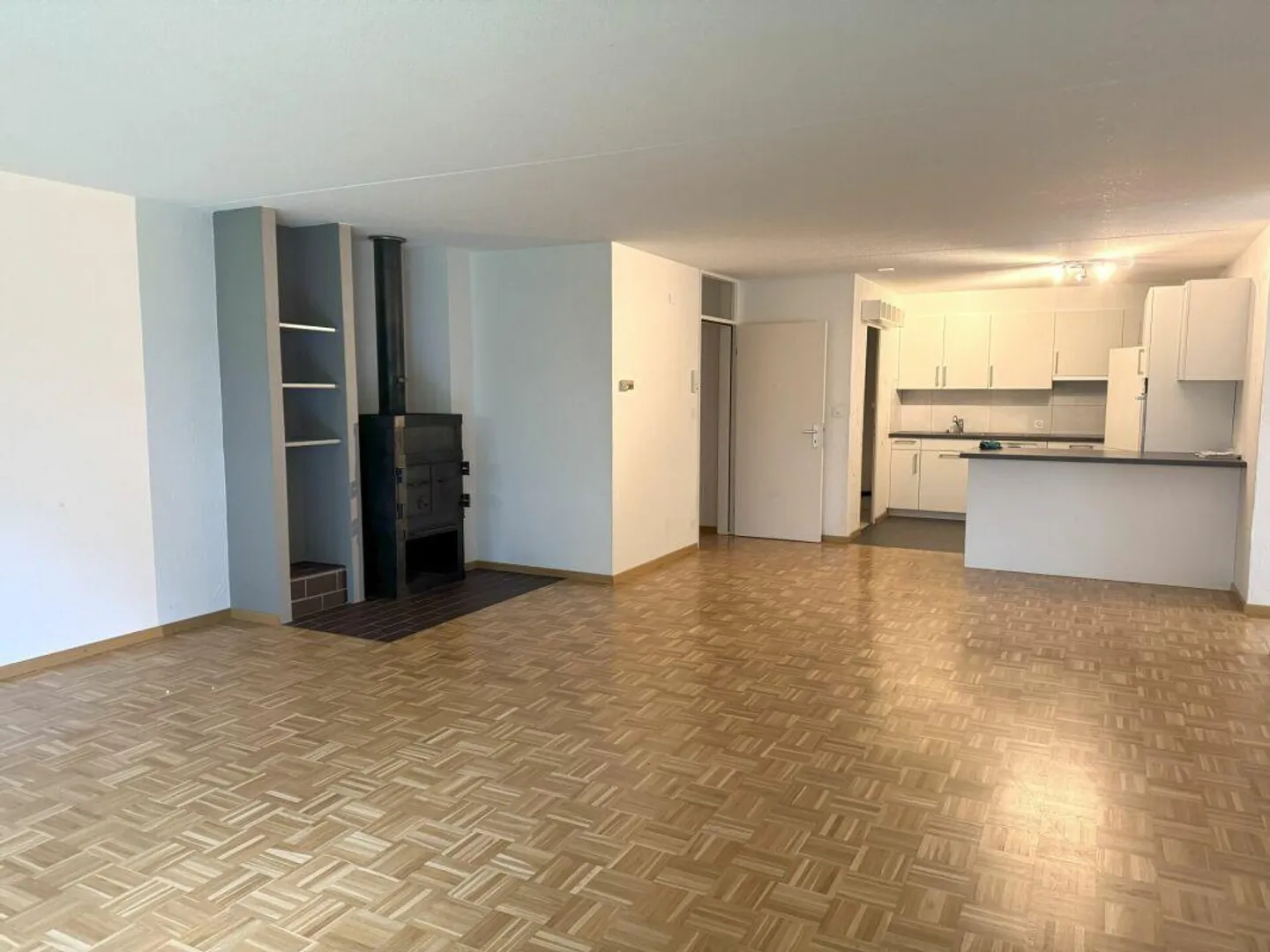 Appartement de jardin spacieux 4.5 dans un endroit calme - Photo 3 sur 10