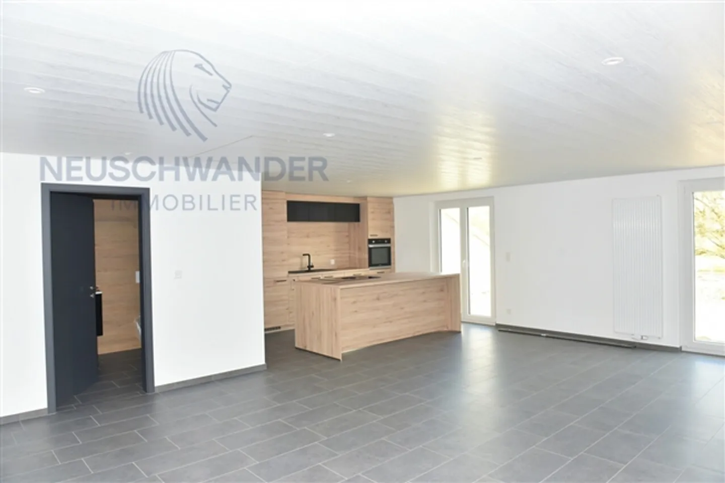 Bel hôtel/restaurant avec des chambres et un appartement rénovés. - Photo 11 sur 13