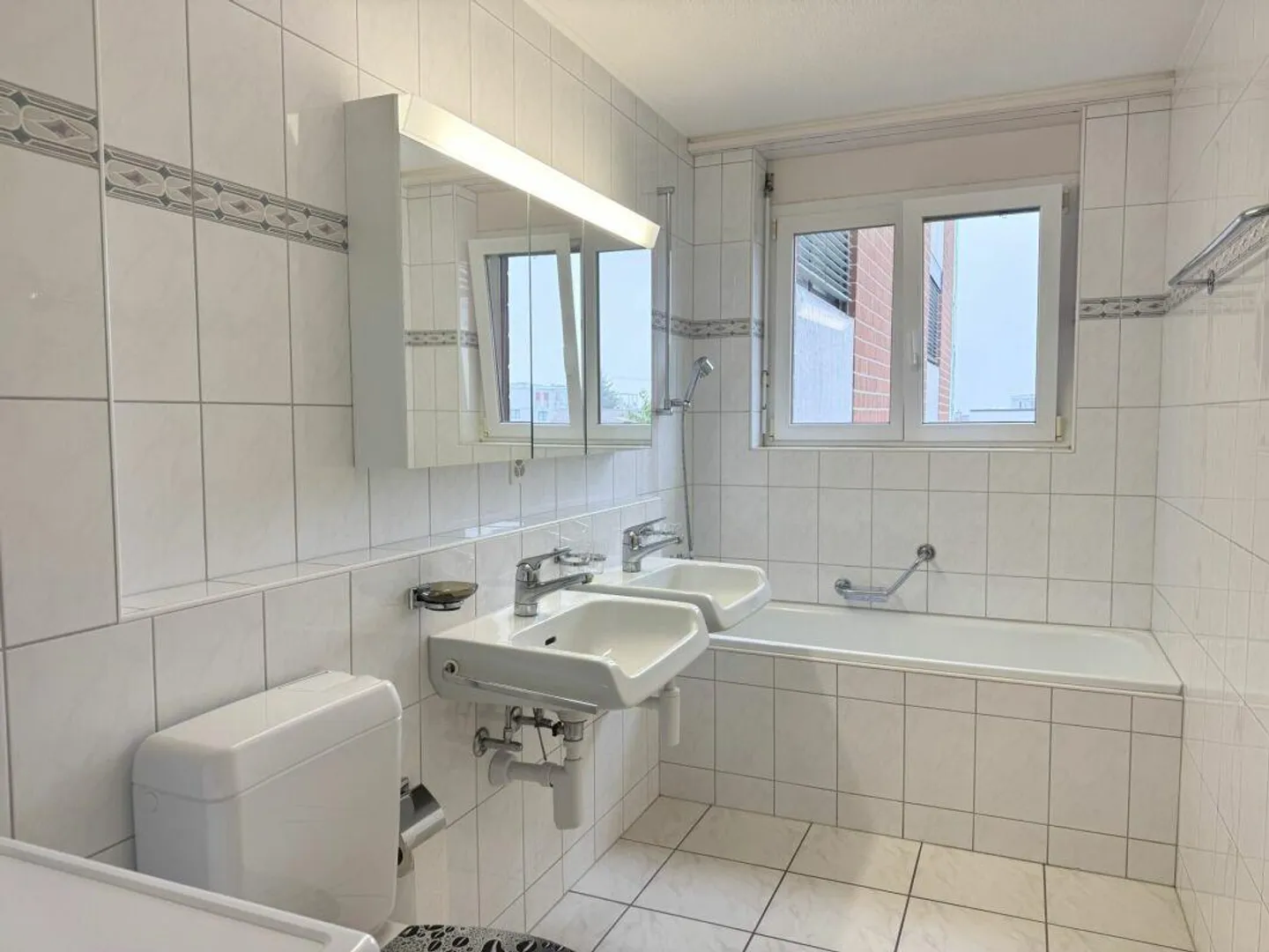 Appartement de jardin spacieux 4.5 dans un endroit calme - Photo 6 sur 10