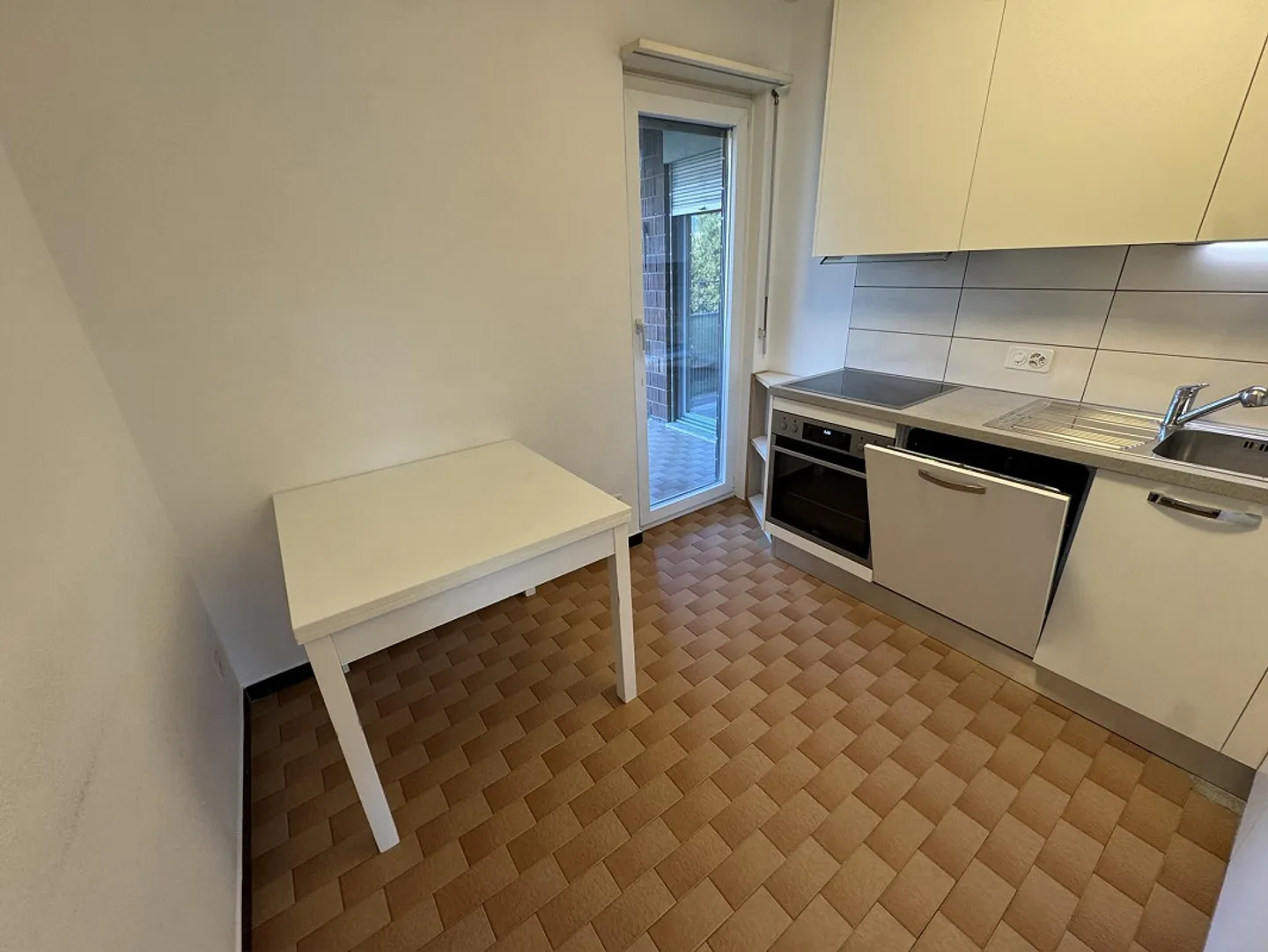 Spacious 4.5-room apartment for rent in Novazzano - ideal for families - Photo 3 of 16