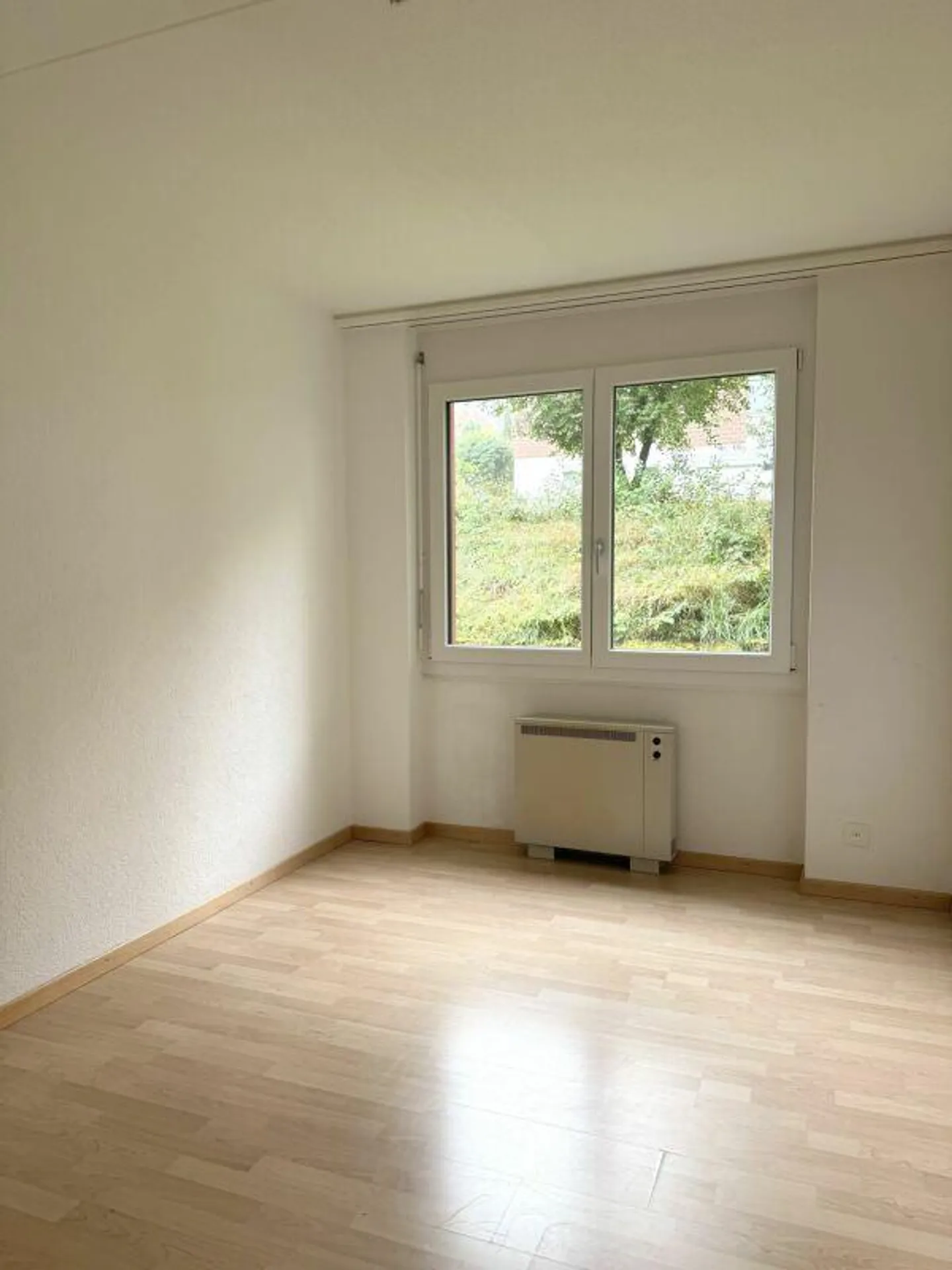 Appartement de jardin spacieux 4.5 dans un endroit calme - Photo 9 sur 10