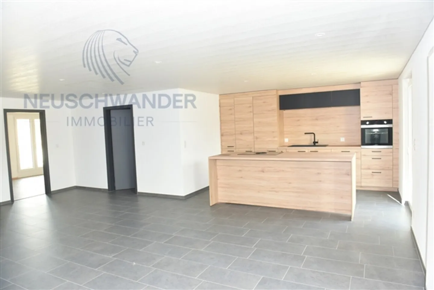 Bel hôtel/restaurant avec des chambres et un appartement rénovés. - Photo 12 sur 13