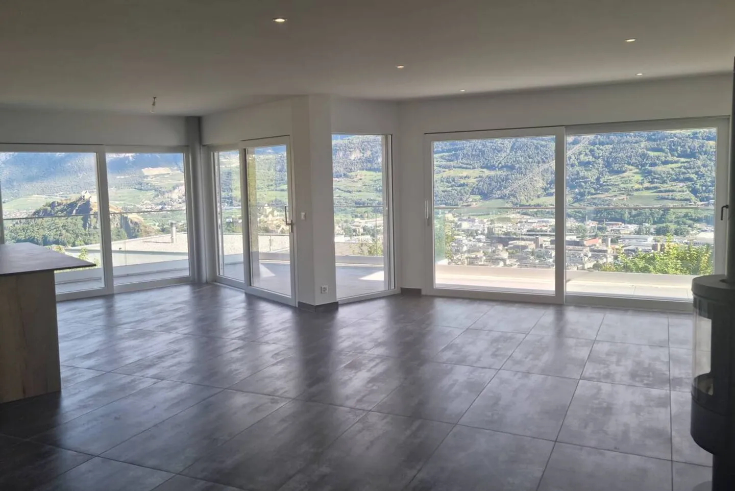 4.5 Luxury Room - Wonderful View of the Castles - Photo 6 of 9