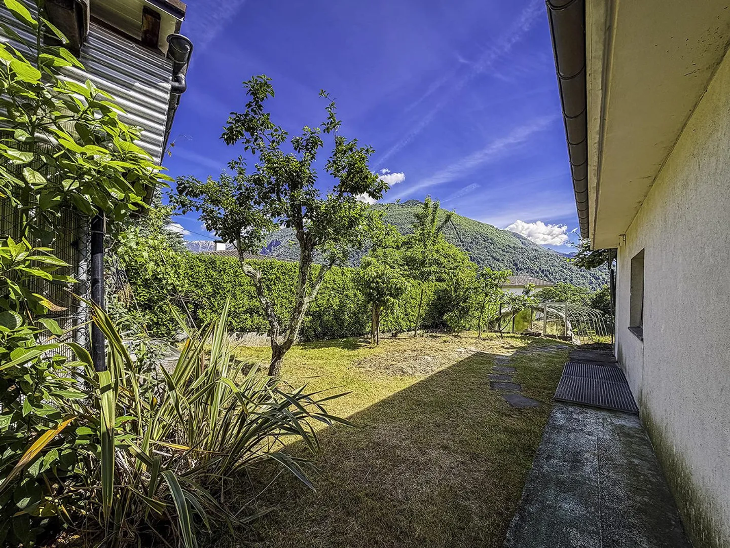 Grande maison unifamiliale à rénover complètement - Photo 30 sur 30