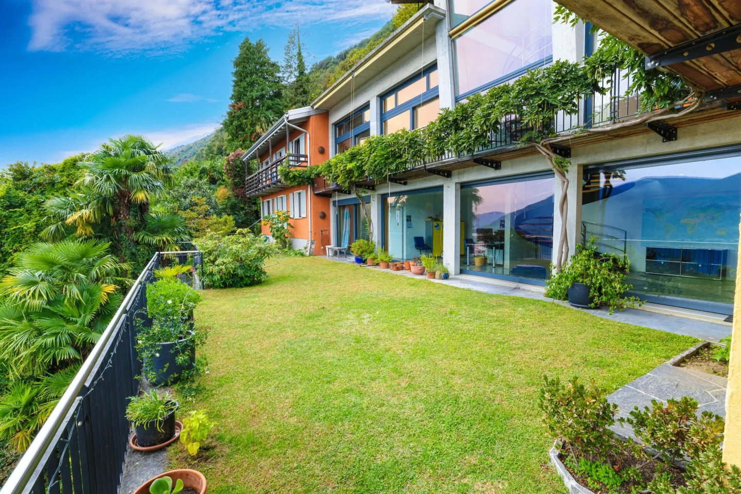 RONCO S/ASCONA - Villa with spectacular view of Lake Maggiore - Photo 4 of 16