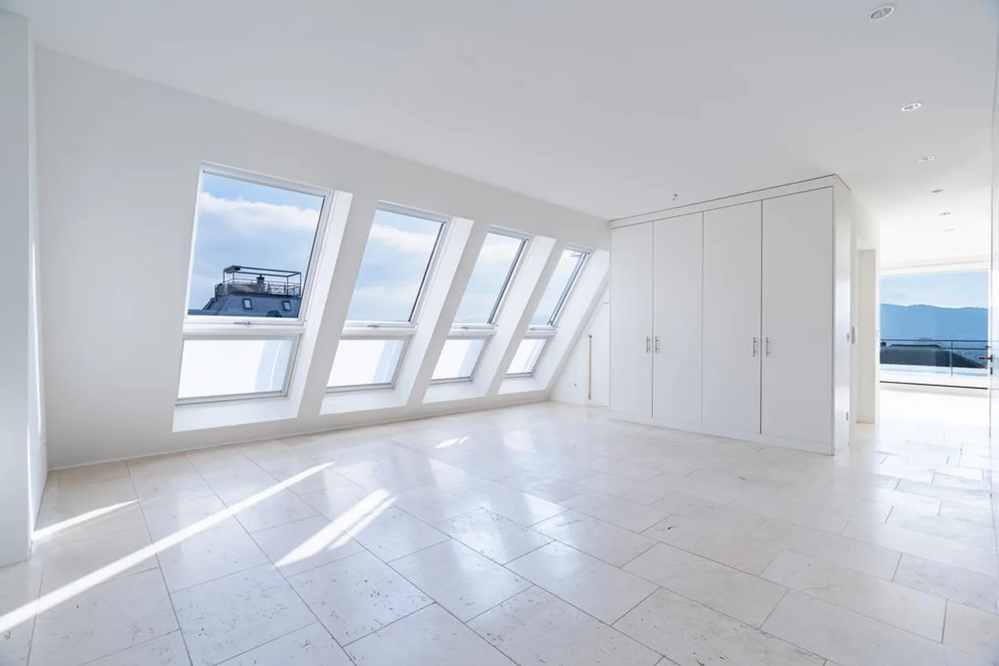 Vivre au-dessus des toits de Zurich - Votre appartement en attique de rêve - Photo 4 sur 12