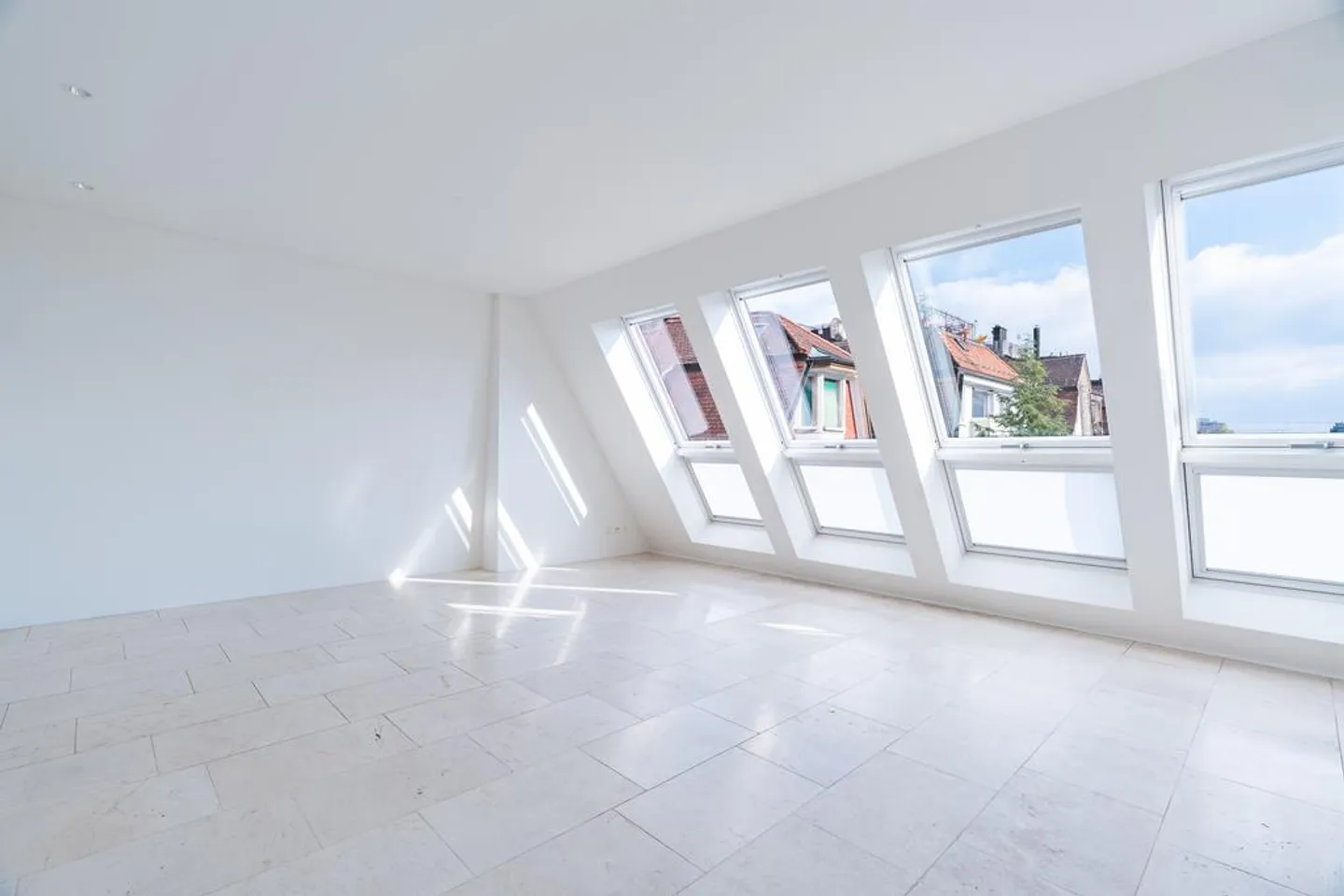 Vivre au-dessus des toits de Zurich - Votre appartement en attique de rêve - Photo 3 sur 12