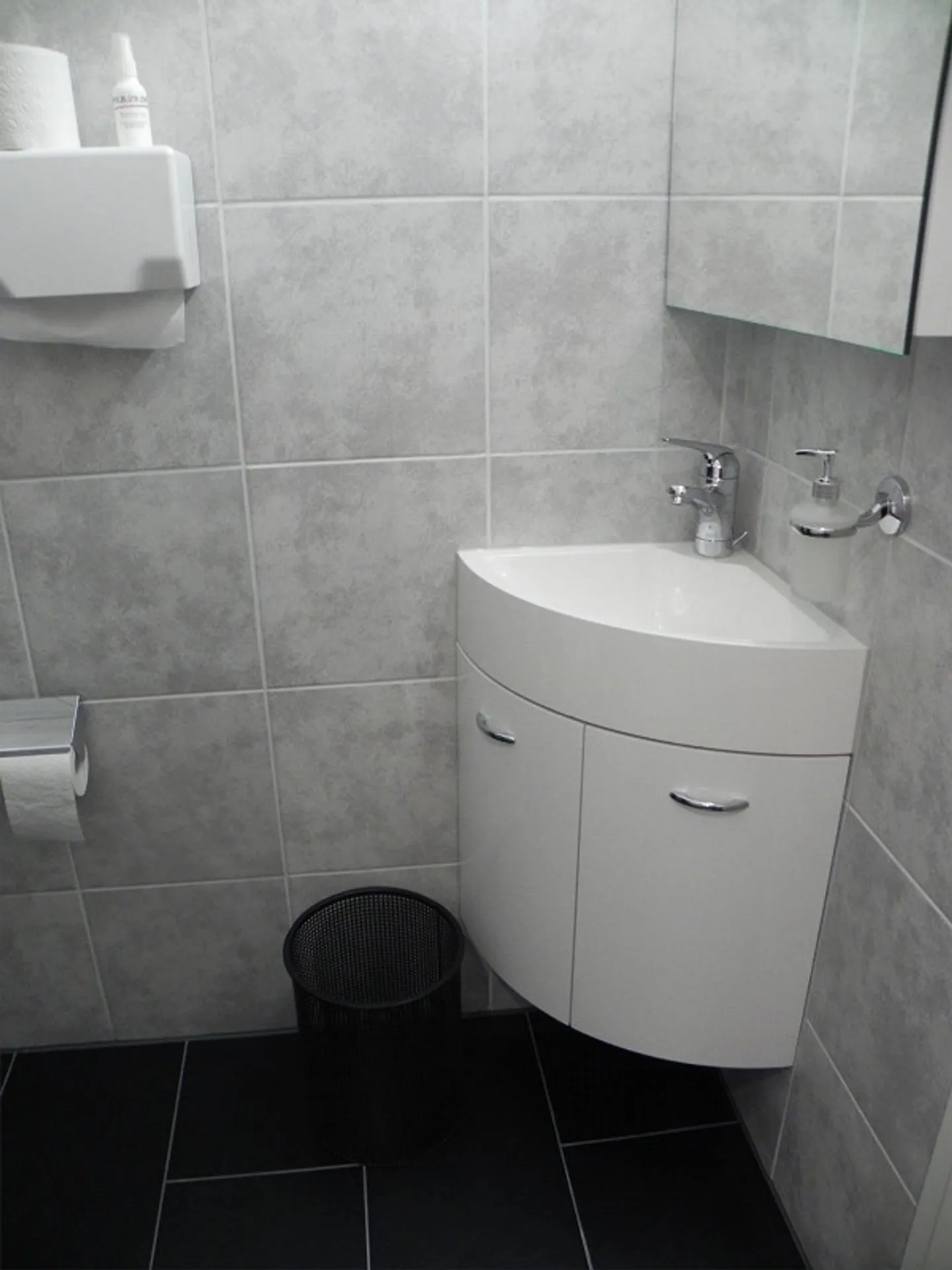 Salle de pratique ou bureau inondée de lumière - Photo 6 sur 8