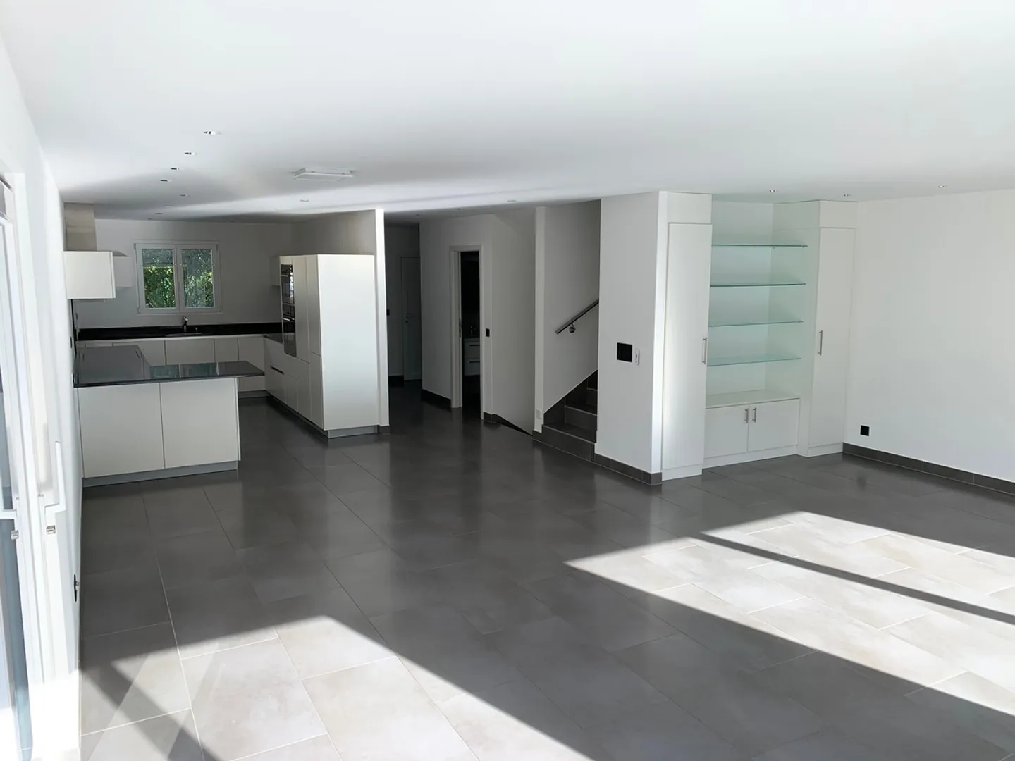 Magnifica casa a schiera di 8 stanze con terrazza e giardino - Foto 5 di 27