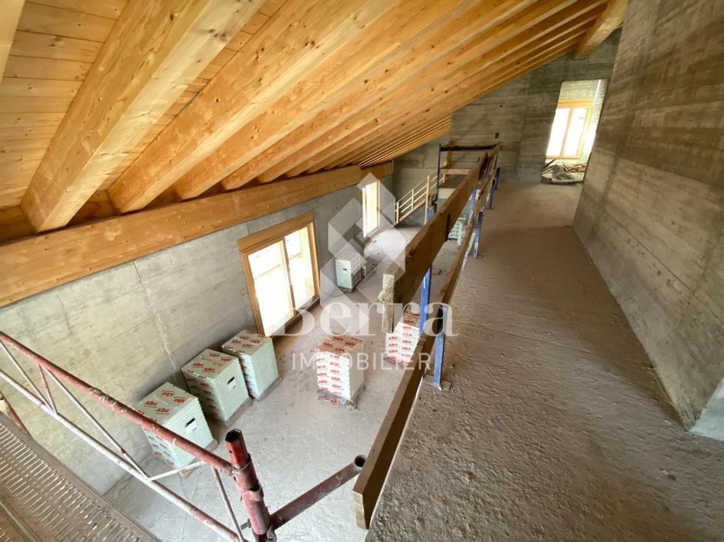 ALTIMA: Duplex di 4,5 stanze! - Foto 5 di 13