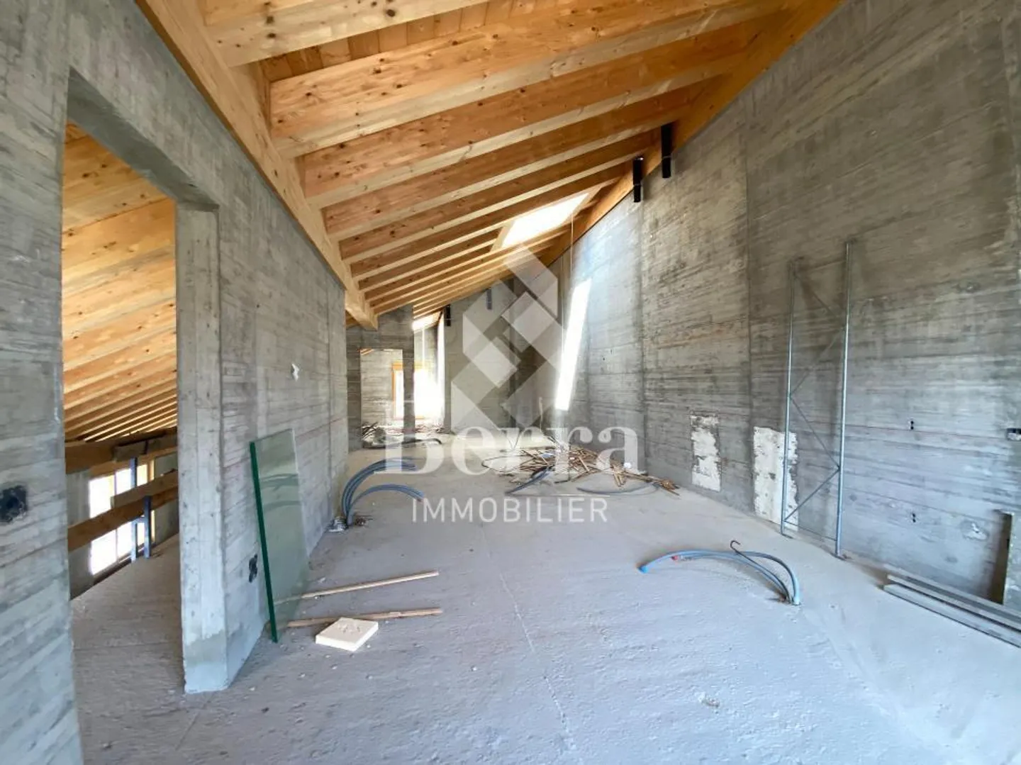 ALTIMA: Duplex di 4,5 stanze! - Foto 4 di 13