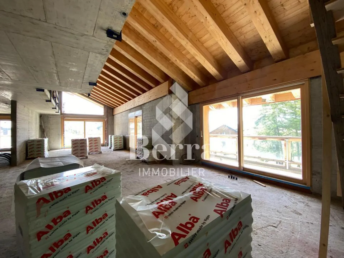 ALTIMA: Duplex di 4,5 stanze! - Foto 1 di 13