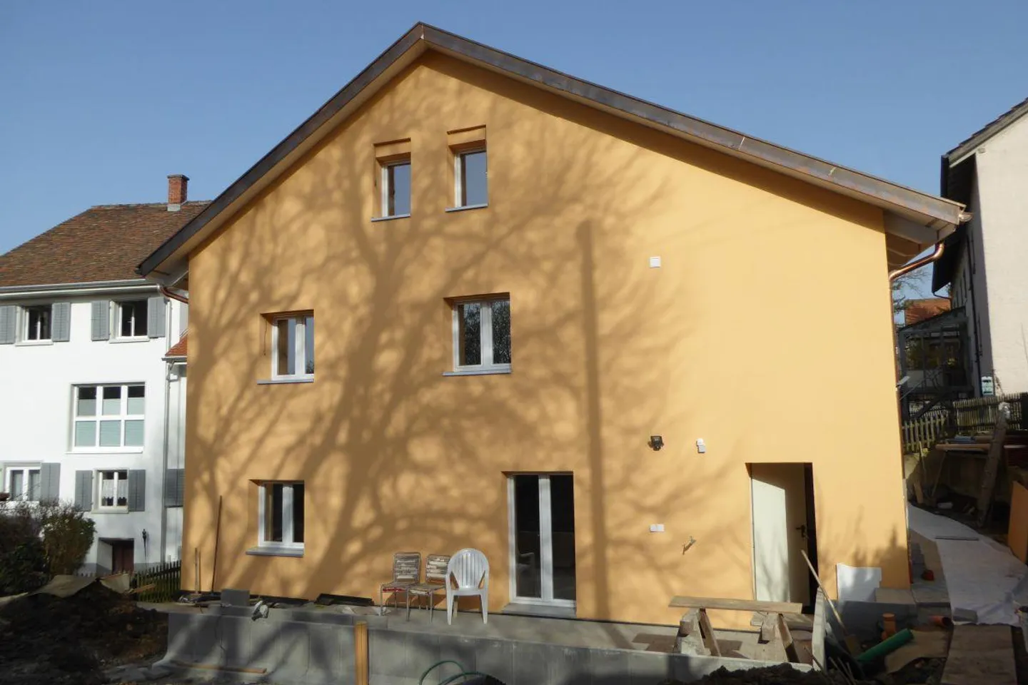Appartamento con patio - Foto 1 di 6