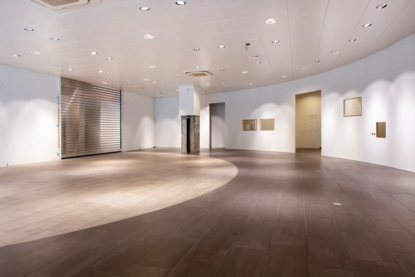 Spazio commerciale di circa 220m² nel centro del quartiere - Migros Birsfelden - Foto 4 di 6