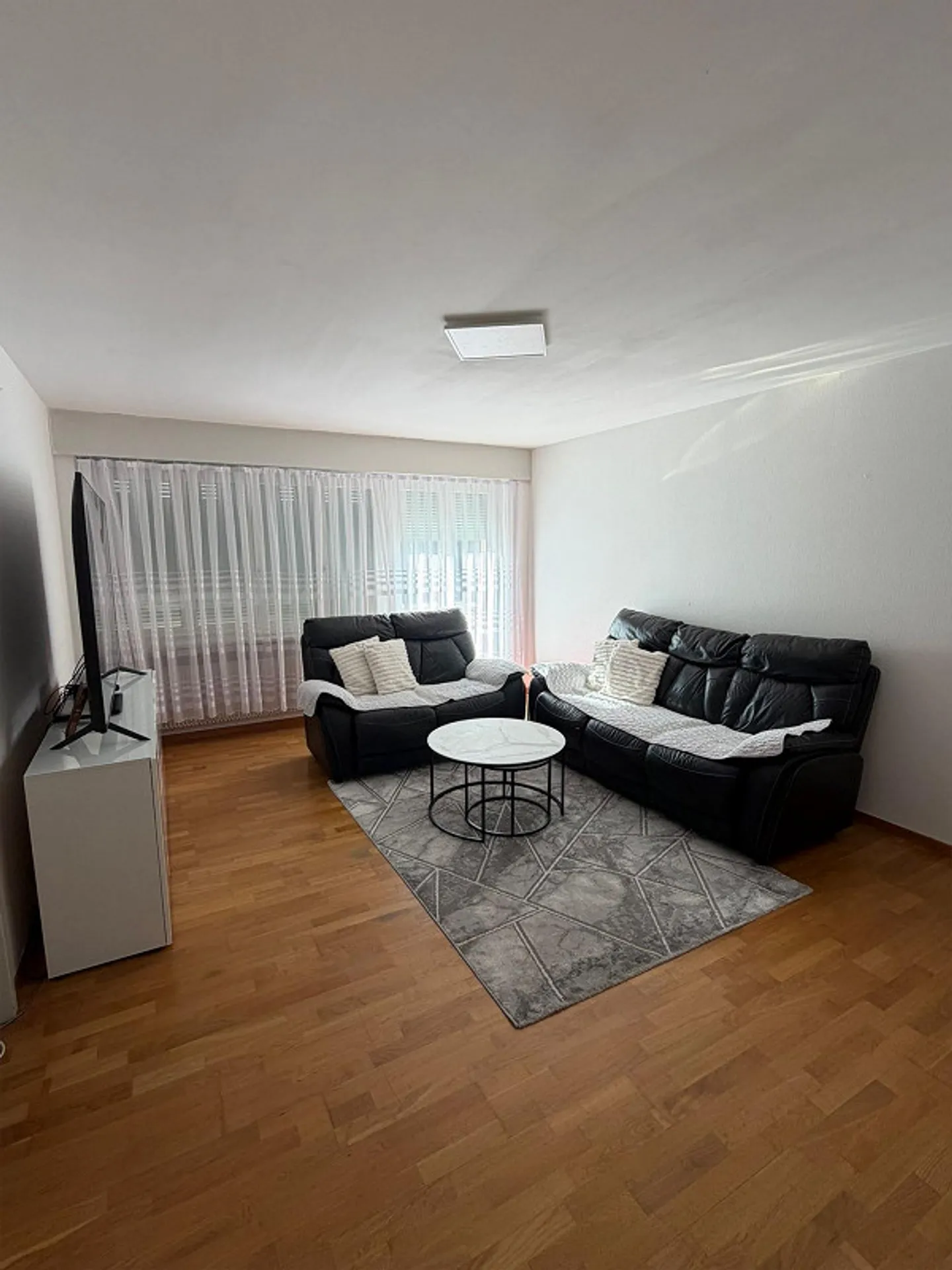 3 1/2-Zimmer-Wohnung 1. OG rechts - Photo 2 of 9